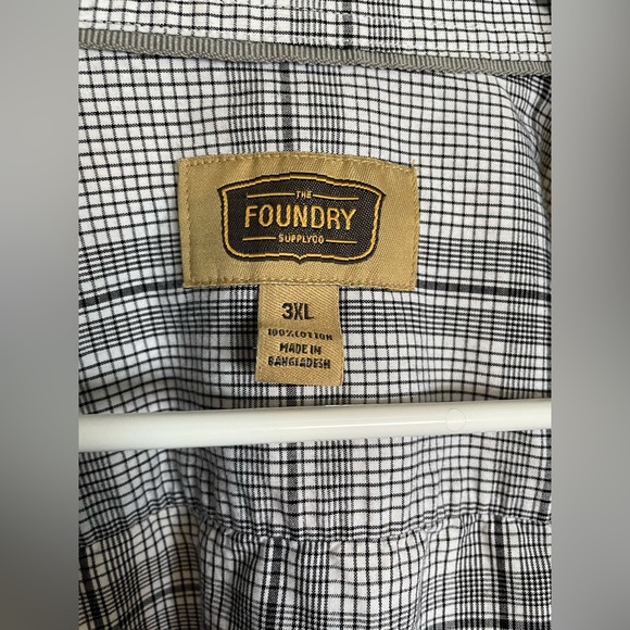Men’s Plaid Button up - Picture 2 of 2